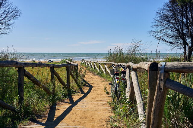 Spazierweg am Strand um Bibione