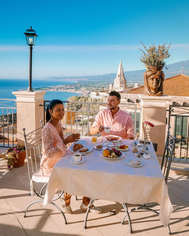 Frühstück in Taormina
