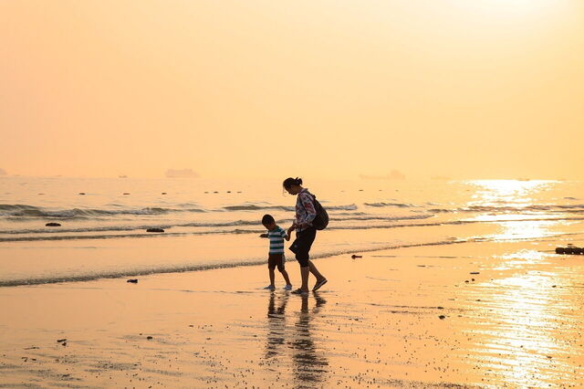 Eine Familie am Strand
