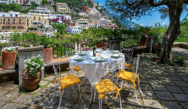 Villa Deli, Terrasse