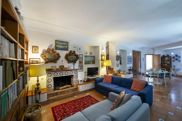 Villa Deli, Wohnzimmer