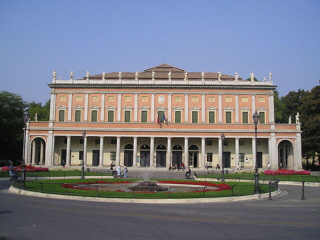 Valli Theater