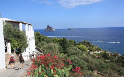 Ausblick von der Ortschaft Panarea