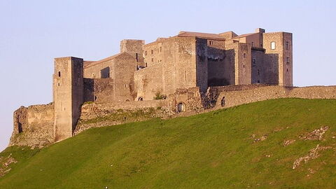 Das imposante Schloss Melfi