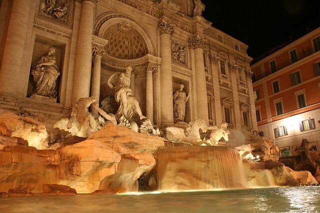 Der Trevi Springbrunnen in Rom