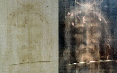 Positiv und Negativ Fotos von dem Turiner Grabtuch