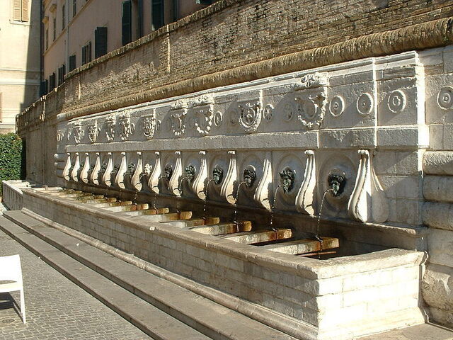 Die berühmte Fontäne del Calamo