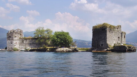 Nahaufnahme der Castelli di Cannero