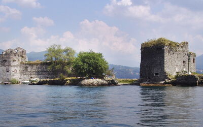 Nahaufnahme der Castelli di Cannero