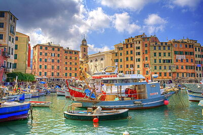 Der farbenfrohe Hafen in Camogli