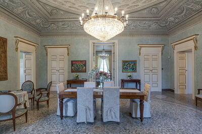 Ein Esszimmer in der Villa Gallietta