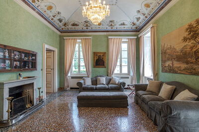 Ein Wohnzimmer in der Villa Gallietta