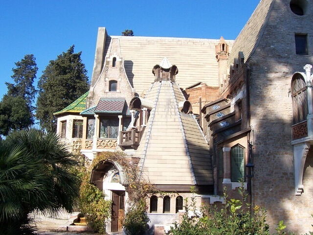 Markantes Dach der Casina delle Civette
