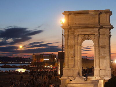 Bogen von Trajan, Sonnenuntergang