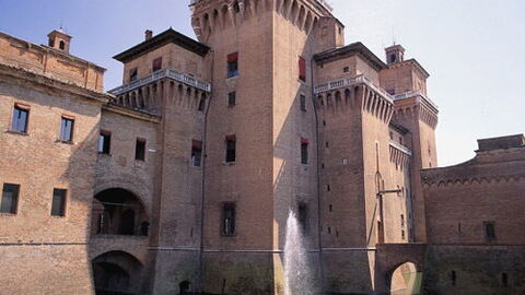 Blick auf das Castello Estense