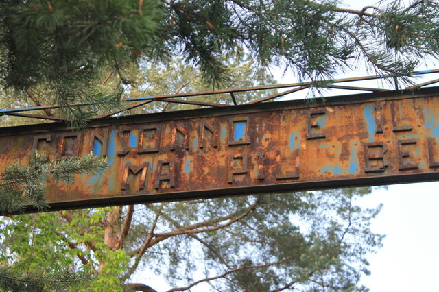Consonno, Eingang