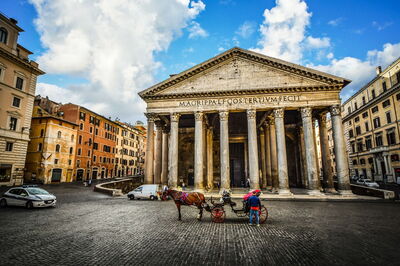 Pantheon, Außenbereich