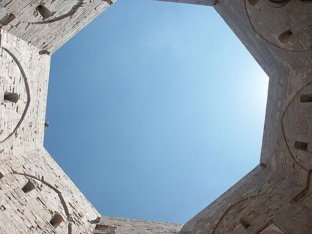 Castel Del Monte, Innenbereich