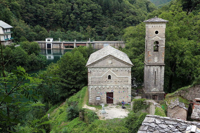 Isola Santa, Kirche