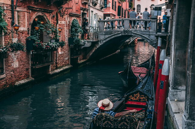 Ein Kanal in Venedig