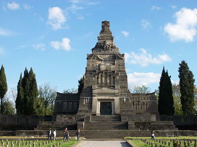 Kirche und Friedhof in Crespi d'Adda