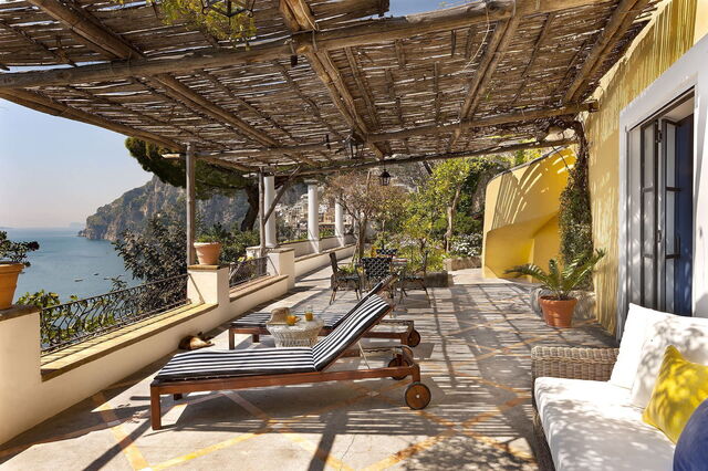 Mansour, Terrasse