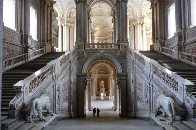 Palast von Caserta, Innenbereich
