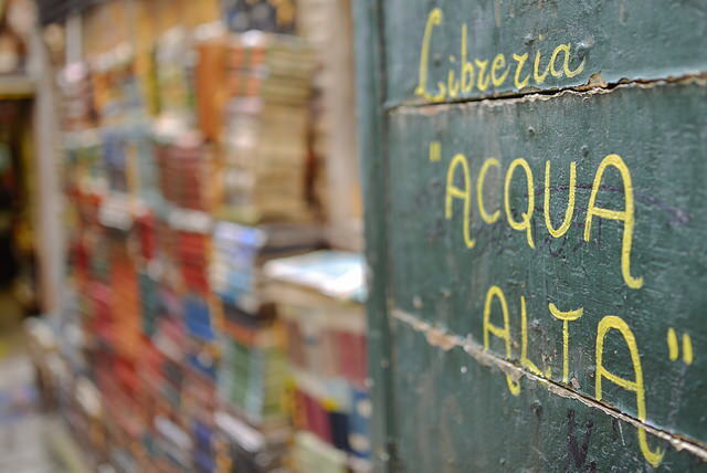Libreria Acqua Alta, Außenbereich