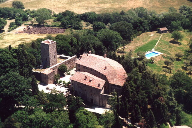 Luftansicht von der Petroia Burg