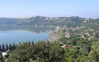 Blick auf das Castel Gandolfo und den Albano See
