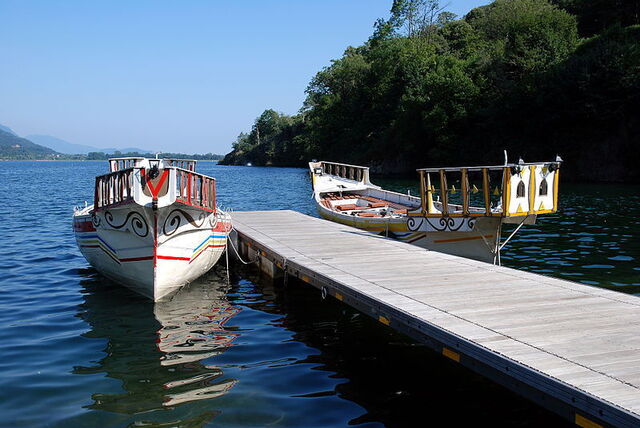 Boote am Seeufer bei Mergozzo