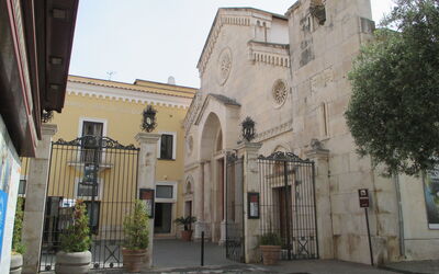 Außenseite der Kathedrale von Sorrento