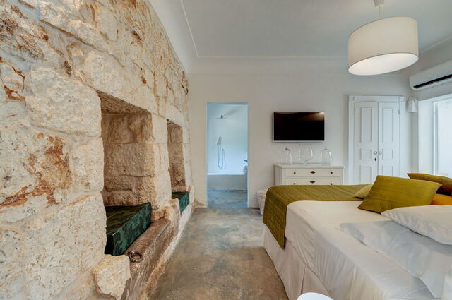Masseria Isaia, Schlafzimmer mit alten Wänden