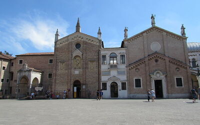 Scuola Del Santo (rechts), Padua