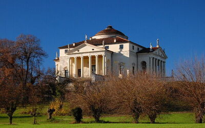 Villa Capra und ihr Gelände