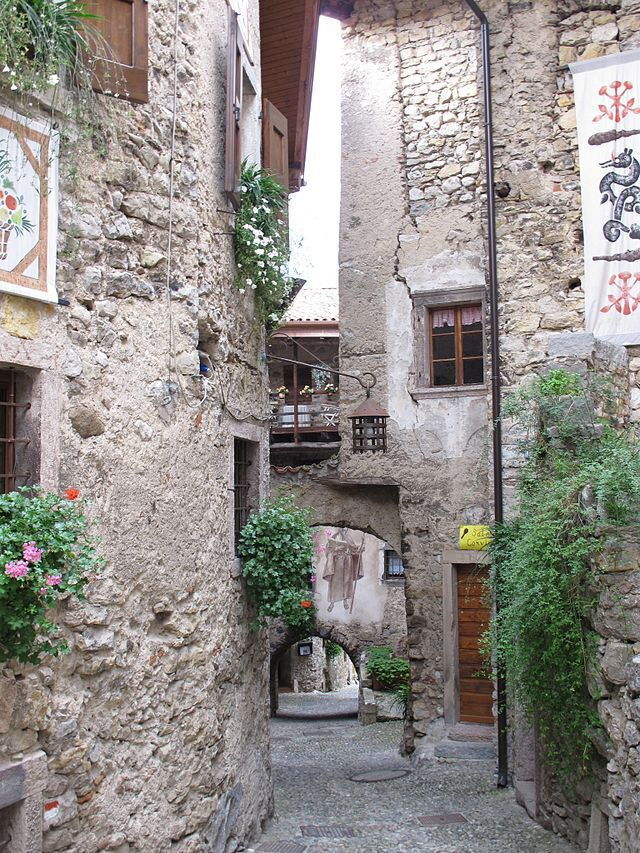 enge Gassen in Canale di Tenno