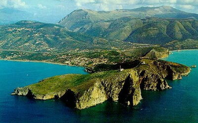 Landspitze in der Cilento Region