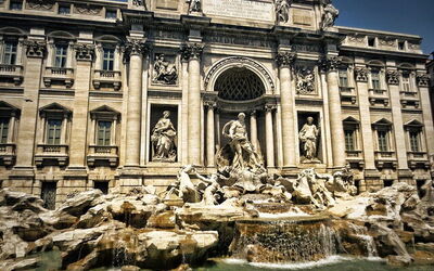 Blick auf den Trevi Brunnen