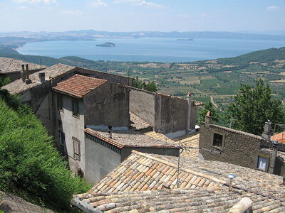 Stadt am See Bolsena
