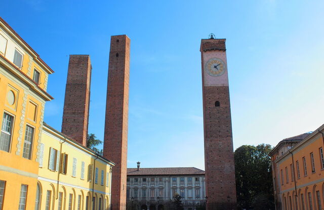 Pavia, Türme