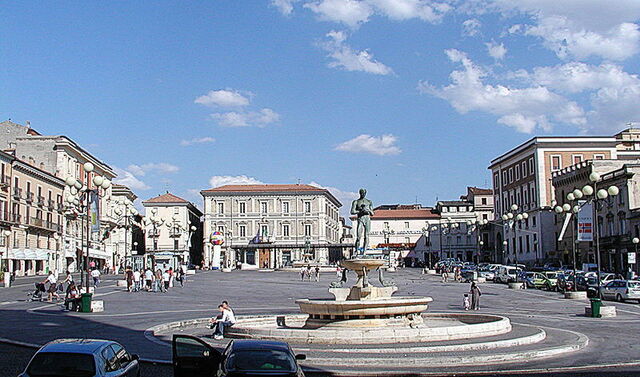 Der Hauptplatz in L'Aquila