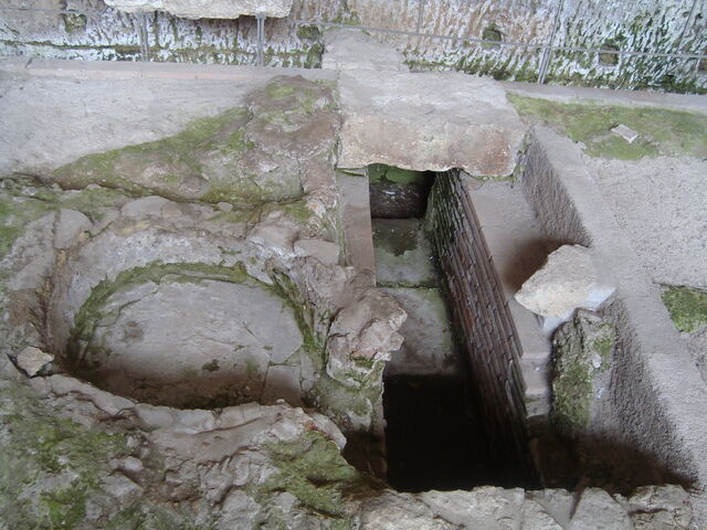 Stufen zu dem Crypta Balbi in Rom