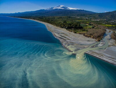 Schluchten von Alcantara, Meer