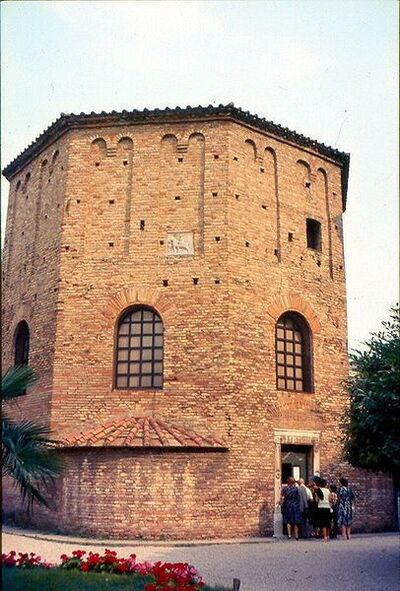 Die UNESCO Stätte des Baptisterium von Neon