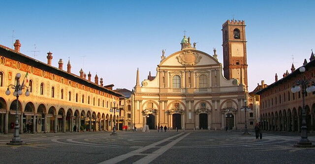 Blick auf den Piazza Ducale