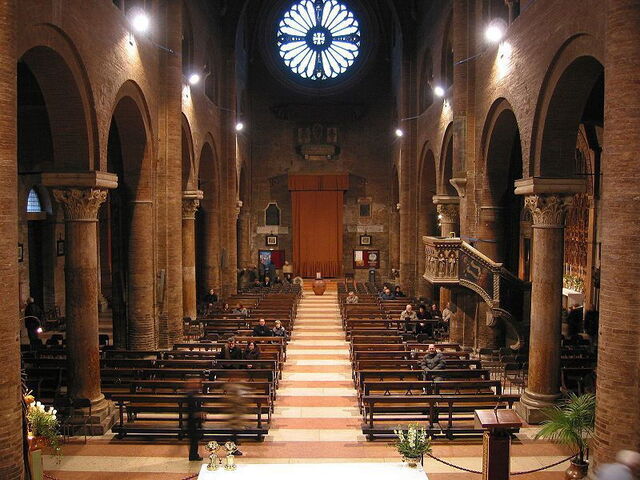 Interieur der Kathedrale von Modena