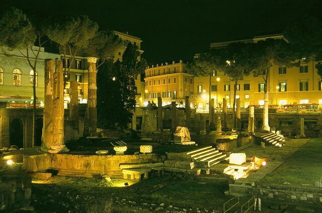 Torre Argentina, bei Nacht