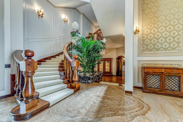 Villa Oria, Eingangshalle Treppe