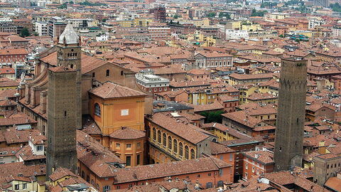 Bologna Kathedrale, Außenseite