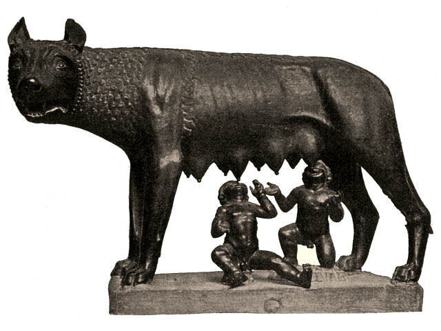 Skulptur des Romulus und Remus während sie sich an der Milch der Wölfin nähren
